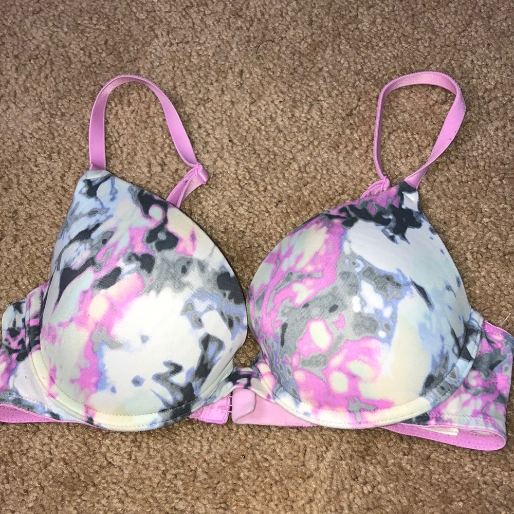 Pink Victoria’s Secret tie dye bra T-shirt bra marble print size 32C causal bra